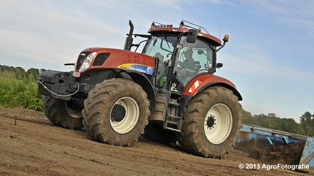 New Holland T7030 (10)