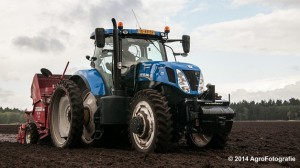 New Holland T7.220 + Grimme GL 34 DFB (Roothans) (6 van 17)
