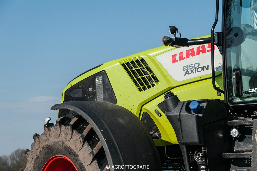 Claas Arion 850 + Kaweco Profi 3 (Grasland, Bensen Mineral Products, 11-04-2016) (38)jpg